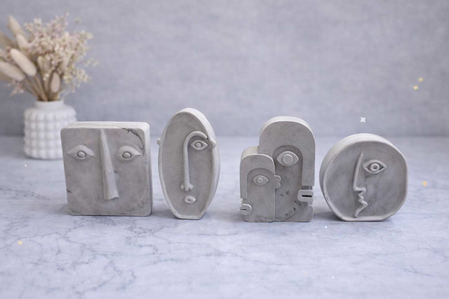 Le Ballet des Visages – Sculpture décorative en Jesmonite